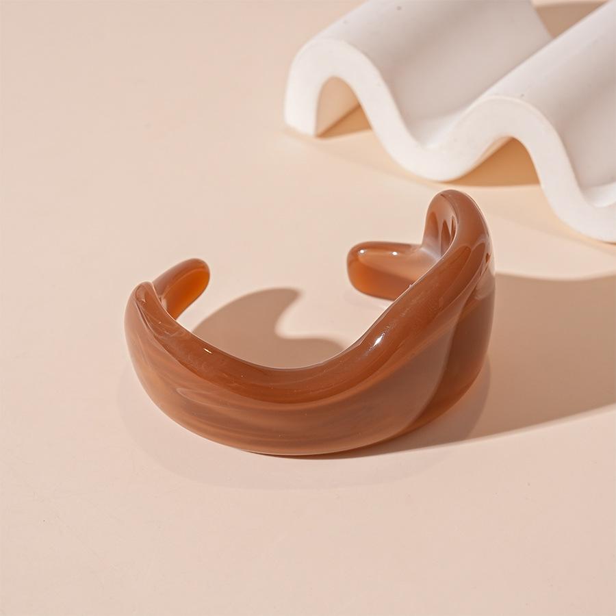 Retro smudged acrylic irregular opening bracelet exaggerated simple geometric jewelry