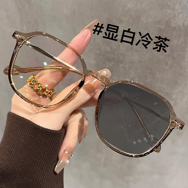 

Large Frame Photosensitive Color-Changing Myopia Glasses Plain Polygonal Optical Glasses Ultra-Light Girls Square Frame Glasses Frame blue light blocking 0 degree