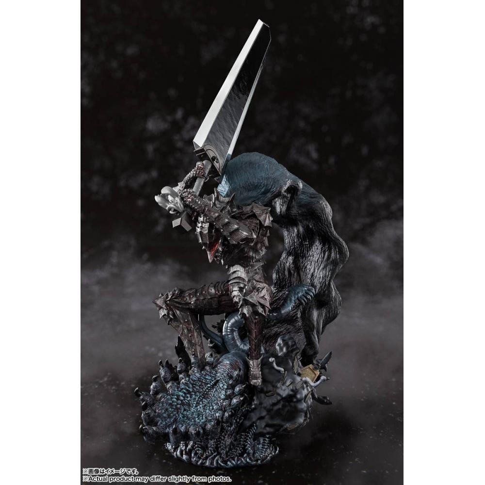 Berserk Figuarts Zero Touche Metallique Guts  Berserker Armor 