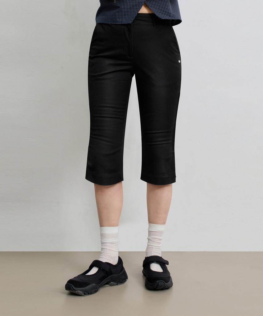 Yujen Semi-Flare Capri Pants_Black