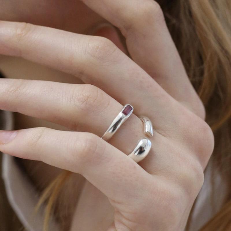 REINDEER GENTLE STONE RING 01