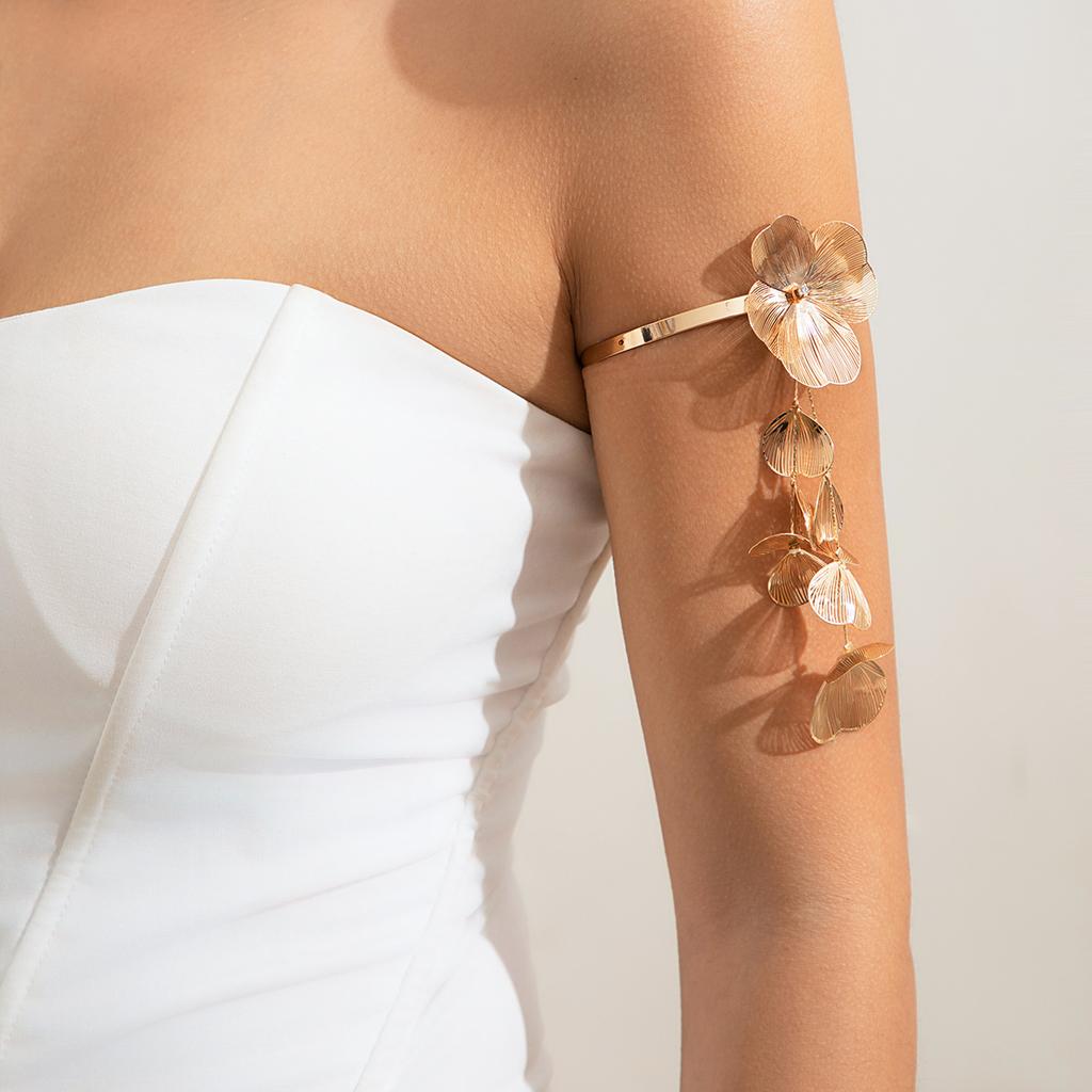 Charm-Ohrringe, lange Quasten, Halskette, Damen-Set, romantisch, elegant, Ginkgo-Blatt-Anhänger, Schmuck-Set, geometrisch, Urlaubsparty, Geschenk-Accessoires