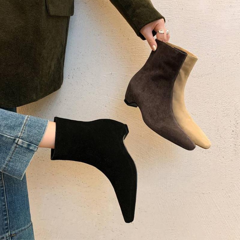 Autumn and winter pointed low boots leather large size women's boots European and American women's leather boots new middle heel rubber sole Mart