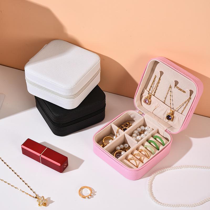 Koreanische Version einfacher Schmuckschatulle, für Ringe, Ohrringe, Kleinigkeiten, Aufbewahrungsbox, reisefreundliche tragbare kleine quadratische Box, sofort verfügbar.