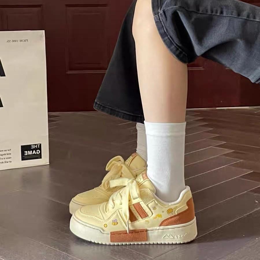 Milk yellow board shoes women's niche graffiti spring and summer versatile sports and leisure bread shoes