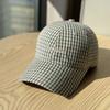 Hochwertige neue karierte Kappen mit Buchstabenstickerei für Herren und Damen, vielseitige Baseballkappen mit breiter Krempe und weichem Oberteil zeigen einen kleinen Trend