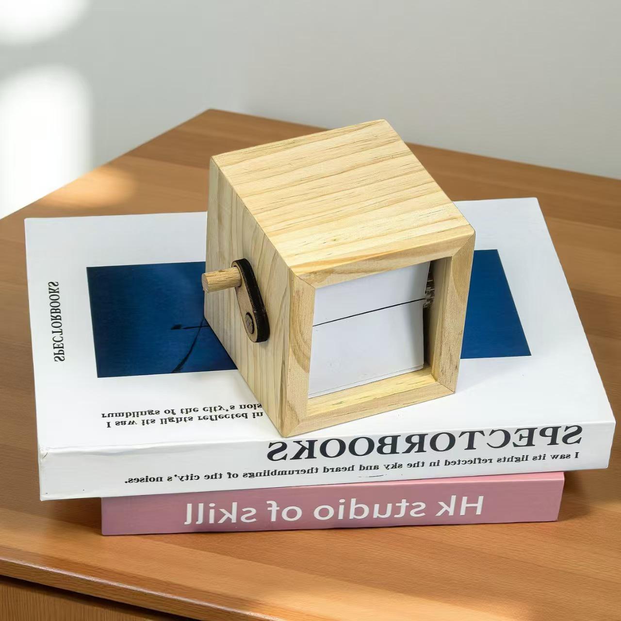 

Персонализированная светящаяся фотомашина-флипбук с ручным приводом в деревянной коробке - Уникальный свадебный подарок DIK Version