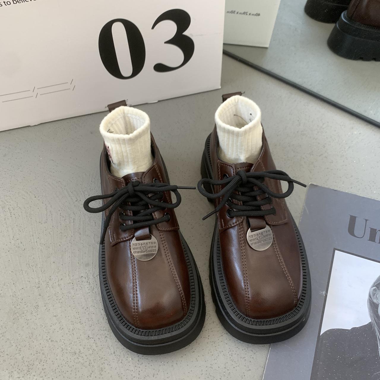 

Маленькие кожаные туфли в британском стиле женские 2025 весна и осень новые повседневные и тонкие туфли Мэри Джейн на платформе на высоком каблуке лоферы одинарные туфли тренд 39 темно-коричневого