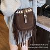 Casual retro matte bag women's 2025 autumn and winter new versatile messenger bag super fire niche fringed bucket bag