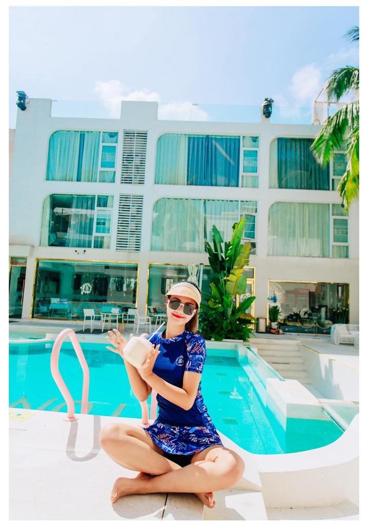 Women's Short-Sleeve Two-Piece Swimsuit: Slimming, Tummy-Covering; Ideal for Swimming, Hot Springs, Beach, or Surfing.