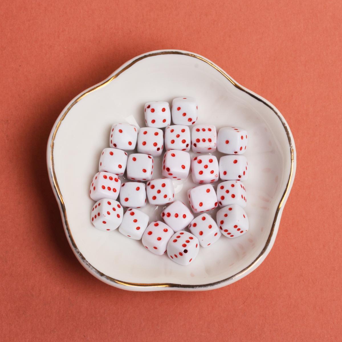 

Новый браслет ожерелье бусины-разделители для изготовления ювелирных изделий аксессуары акриловые квадратной формы DIY двухцветные игральные кости бусины 10 шт./лот с маленьким отверстием