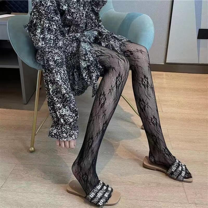 1pair White and Black Hollowed Out Lace Mesh Pantyhose Floral Rattan Bottomed Stockings