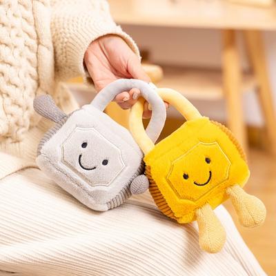 Bebek ve Peluş Oyuncaklar – Çizgi Film Karakterli Yumuşak Oyuncaklar