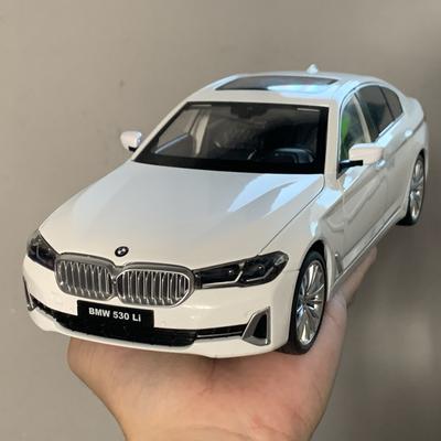 1:18 BMW 530Li Großes Luxus-Legierungsmetall-Druckgussmodellautos Hohe Simulation Dekorative Ausstellungsstücke Geburtstagsgeschenk Freund