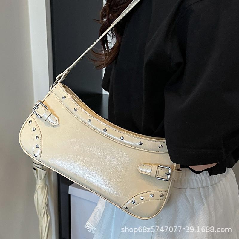 Premium Rivet Underarm Bag Hong Kong Style Niche Retro Shoulder Bag Ladies Temperament Ladies Fashion Baguette Bag