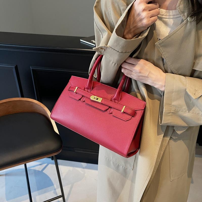 Bag Women's Autumn and Winter New Platinum Bag Large-capacity Portable Shoulder Messenger Commuter Bag
