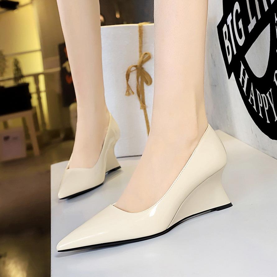 2905-1 shoes (this style is sold out and will not be replenished)