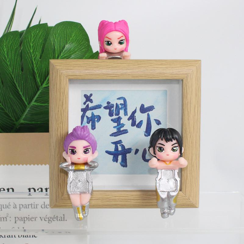 Platinum Edition Hunter Witch Girl Group Pvc Desk Decor For Fans And Gift