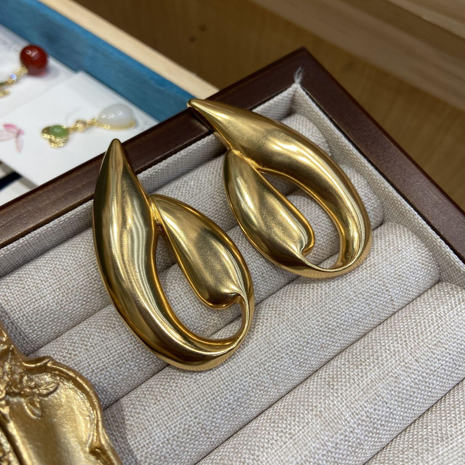 Geometric Ear Stud Earrings 2025 Light Luxury Premium Minimalist Metal Unique Earrings