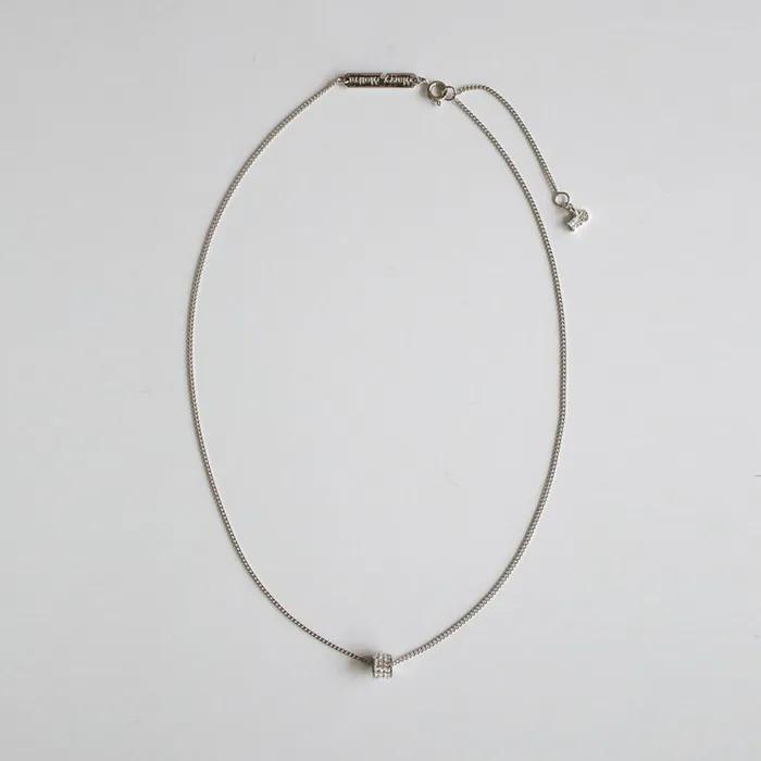 3 pendant point with slim chain necklace