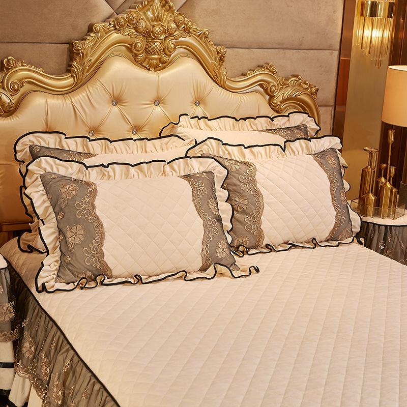 New autumn and winter warm crystal velvet padded bed skirt single piece European style lace velvet mattress cover three-piece set