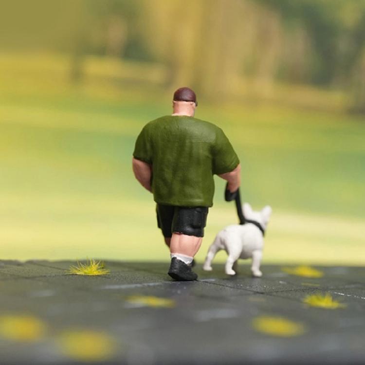 1/64 Scale Resin Model Depicting A Man Strolling With His Pet Dog Miniature Figure For Craft Projects And Toy Displays