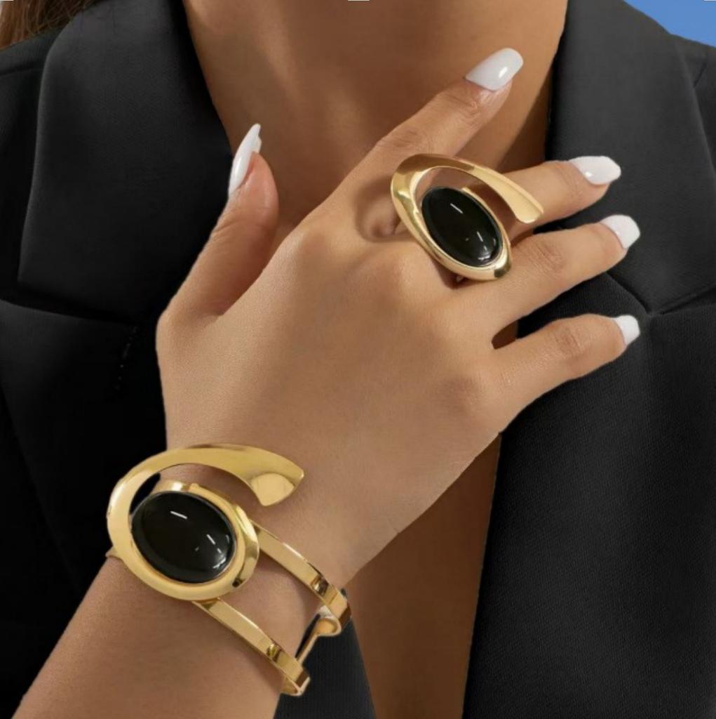 Personality exaggerated necklace high-end geometric E-shaped stud necklace bracelet ring jewelry set