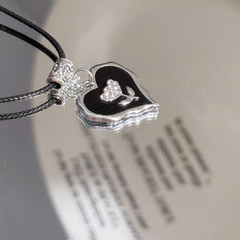 Black Drip Glaze Heart Leather Rope Necklace Shiny Rhinestone Flower Necklace for Women Adjustable Chain Jewelry Gifts
