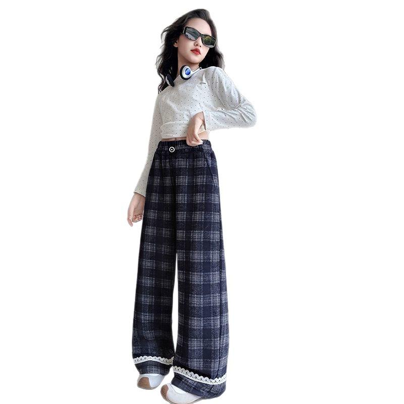 Girls' Plus Velvet Plaid Wide-Leg Pants - Warm, Stylish, and Loose Fitting for Autumn/Winter.