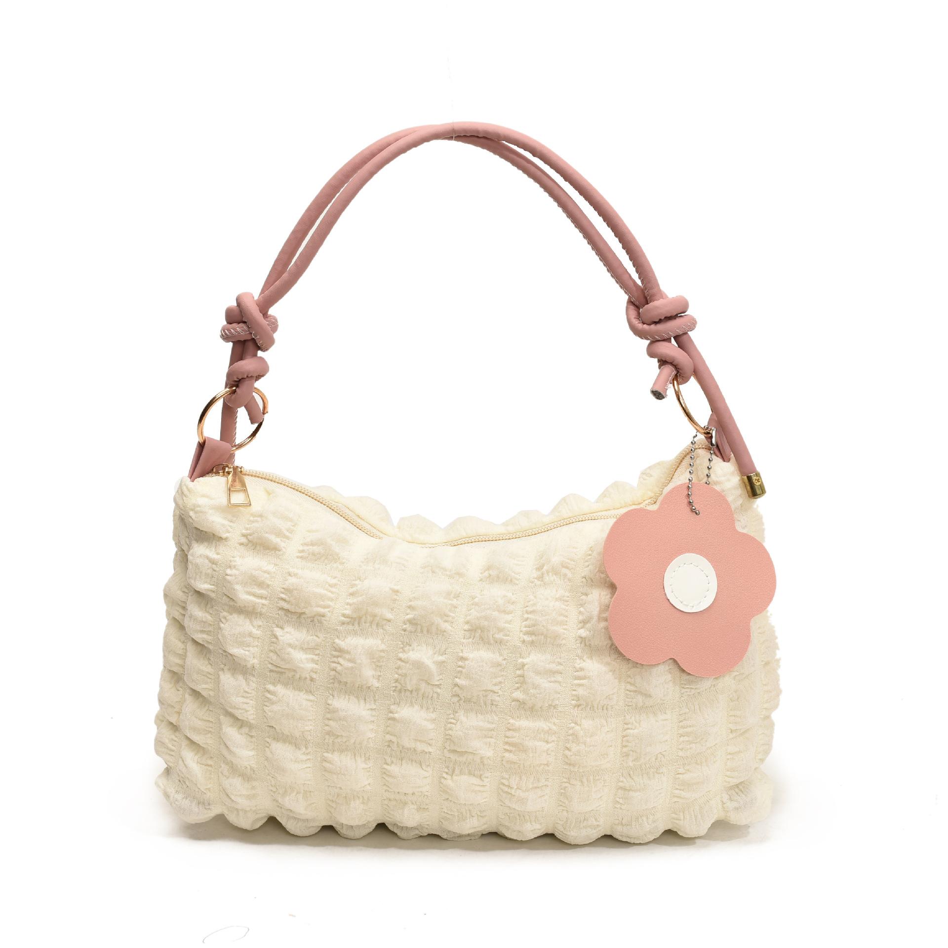 

The new Korean version of the trend largecapacity pleated cloud shoulder underarm bag new simple commute