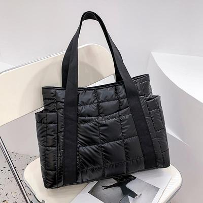 Zimný hit značky 2024 s textúrou a polstrovaným dizajnom pre ženy Veľké tašky kockované cez rameno Dizajnové nylonové nákupné kabelky