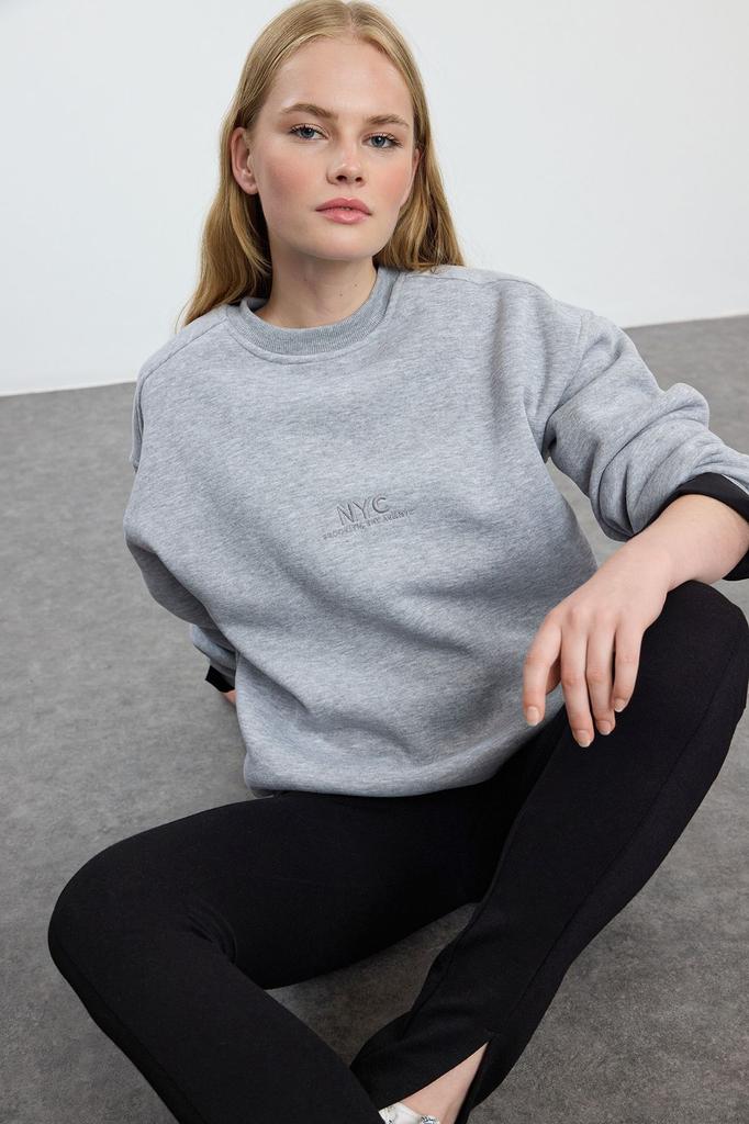 Women's Fashionable Stylish Sweatshirt Red Slogan Embroidered Oversize Pattern Thick Inside Fleece Knitted Sweatshirt