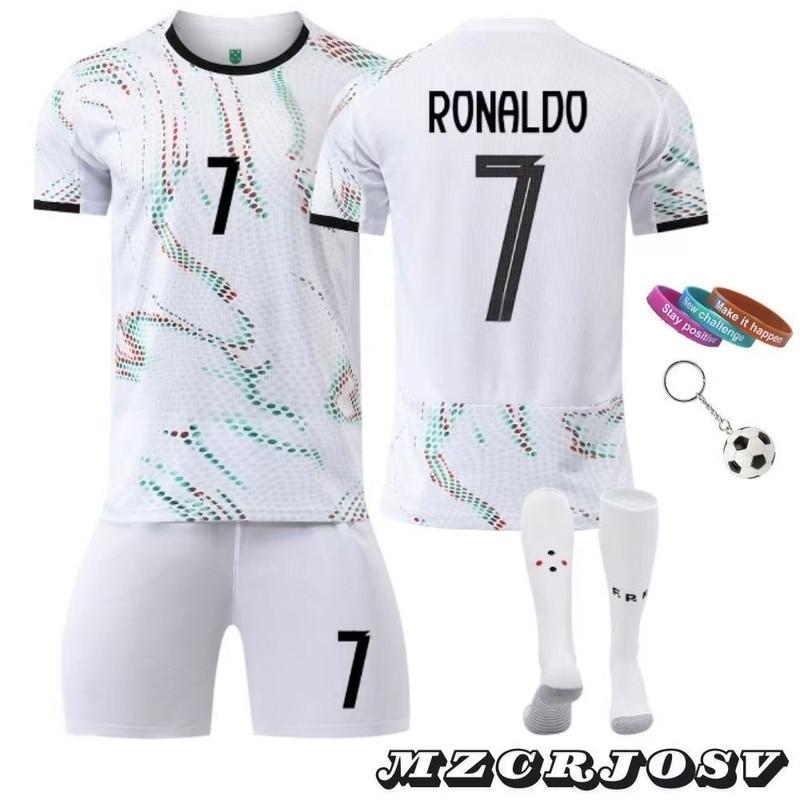2025/26 Ronaldo Portugalsko venkovní fotbalový dres č. 7 Dětské sportovní oblečení Bílá 3 pásky na paži Klíčenka