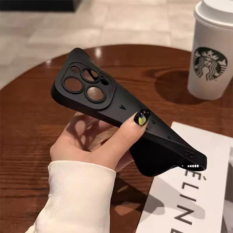 Black Love Heart Phone Case For iPhone 17 16E 16 15 14 11 Pro Max Air 12 13 XS XR X 8 7 Plus SE2 Shockproof Soft Silicone Cover