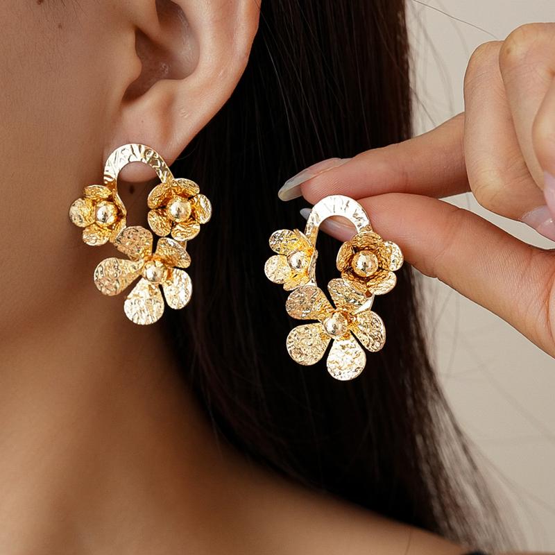 Exaggerated Curved Leaves Irregular Pendant Earrings for Women Simple Gold Color Flower Bone Long Tassel Drop Earrings Jewelry