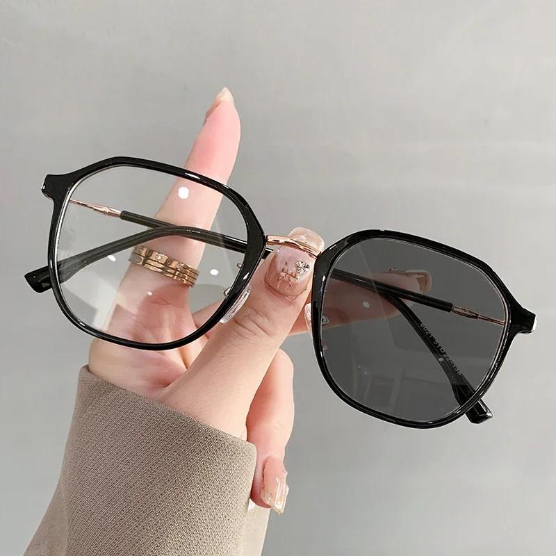 Luxuriöse photochrome Myopie-Brille für Damen, modische Anti-Blaulicht-Minus-Brille, Farbwechsel-Sonnenbrille für den Außenbereich