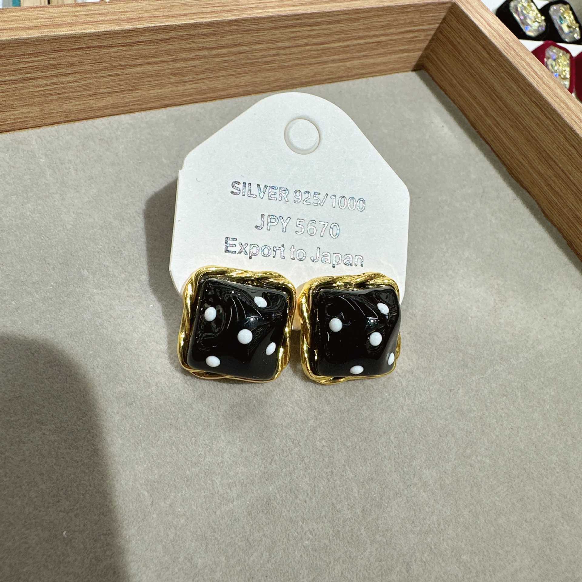 

Серьги-шарики в стиле ретро в стиле Гонконга, легкие роскошные маленькие серьги, сенсорные серьги, аксессуары Ankela