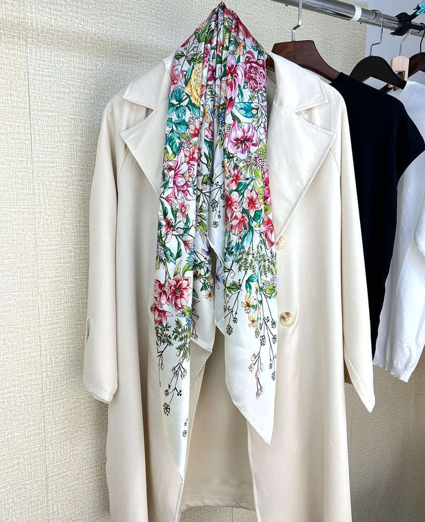 Ins Small Floral Foreign Gas Intelligence Elegant And Gentle Mulberry Silk Silk Silk Scarf Square Scarf Tied Hair Band