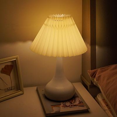 Lámpara de escritorio plisada nórdica con USB, luz de noche para dormitorio, decoración del hogar