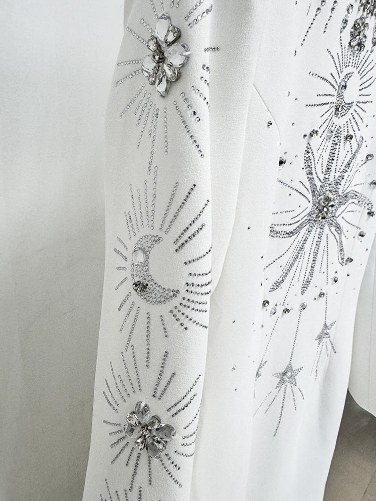 Elegante Vestido de Noite Longo 2026 com Bordados e Pedras Strass