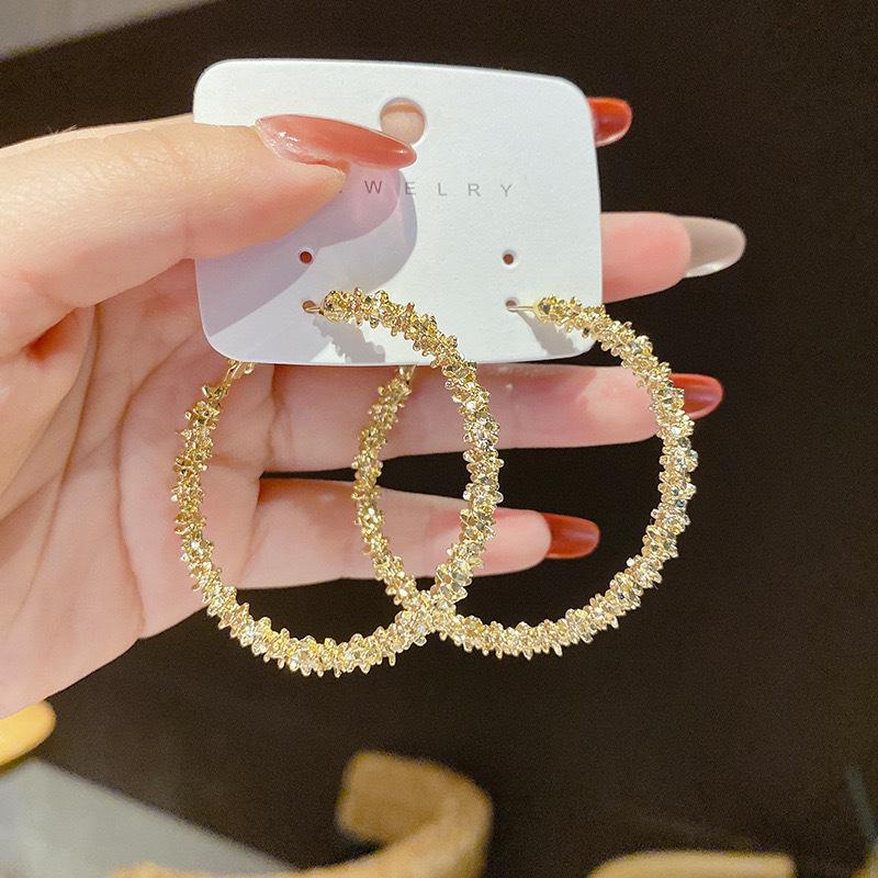 Geometric Pearl Earrings: Light Luxury & Niche High-End Accessories
