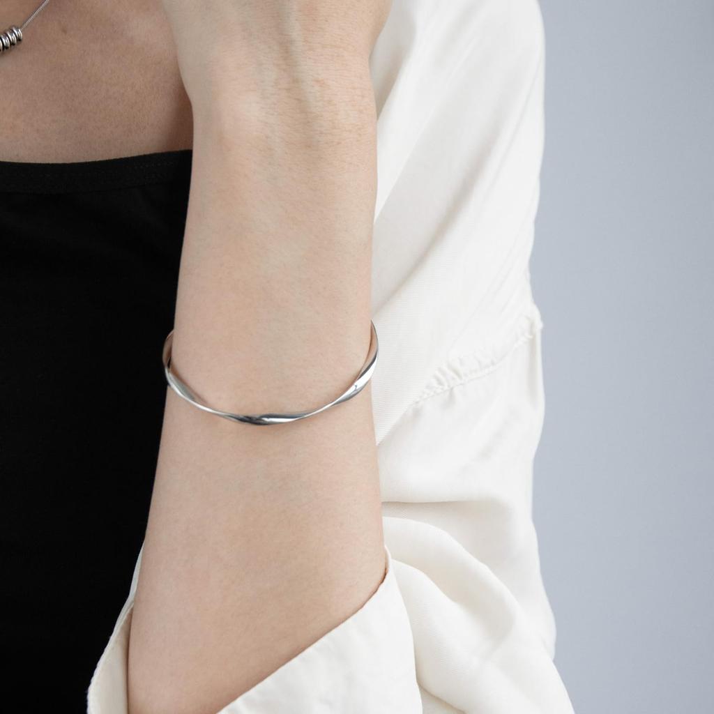 0264 Bracelet Simple Twist Bangle Delicate Women Ladies Adult Accessory Jewelry Alloy Gift Present Birthday Present Trendy Fashionable Casual Pretty