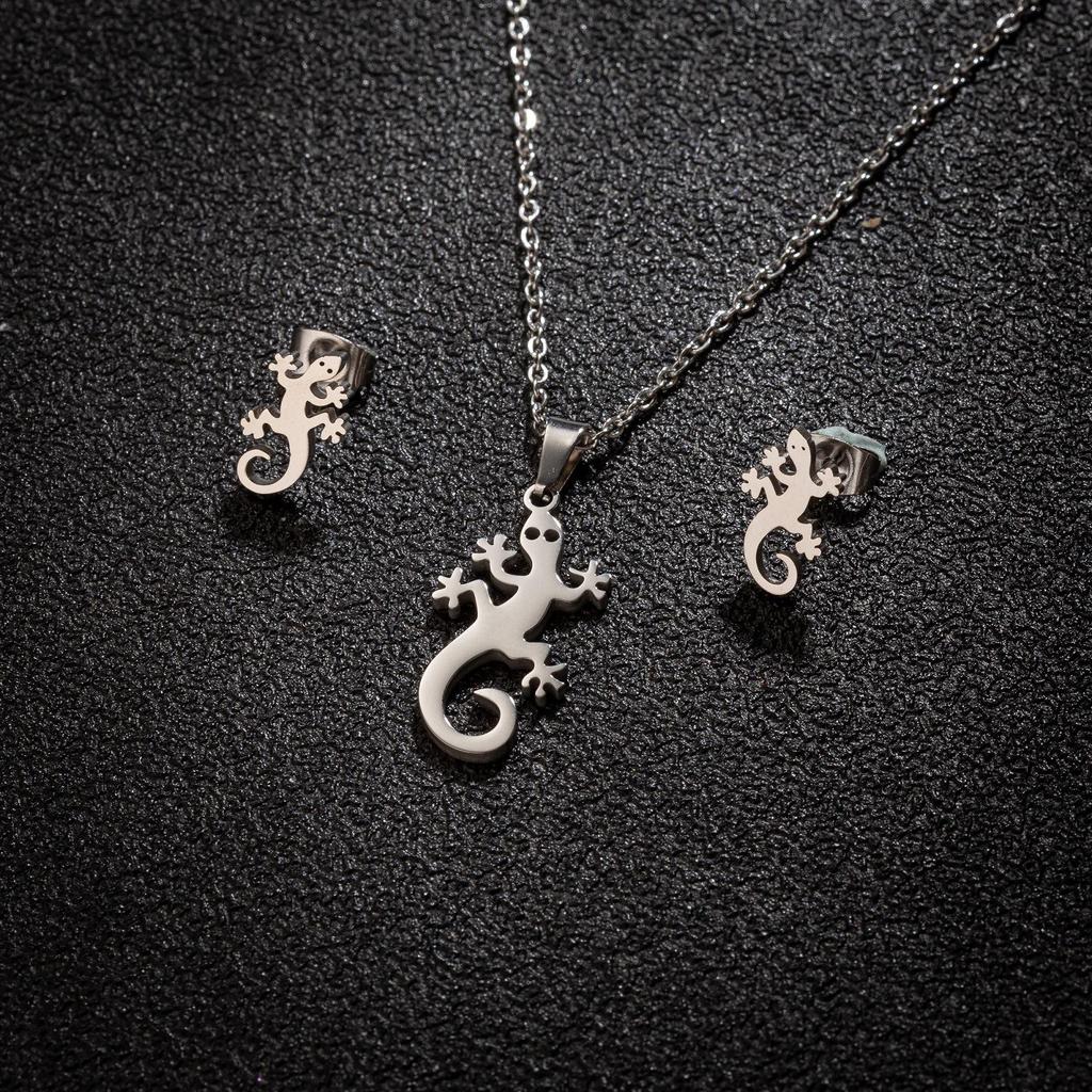 Stainless Steel Lizard Gecko Jewelry Set: Earrings & Necklace