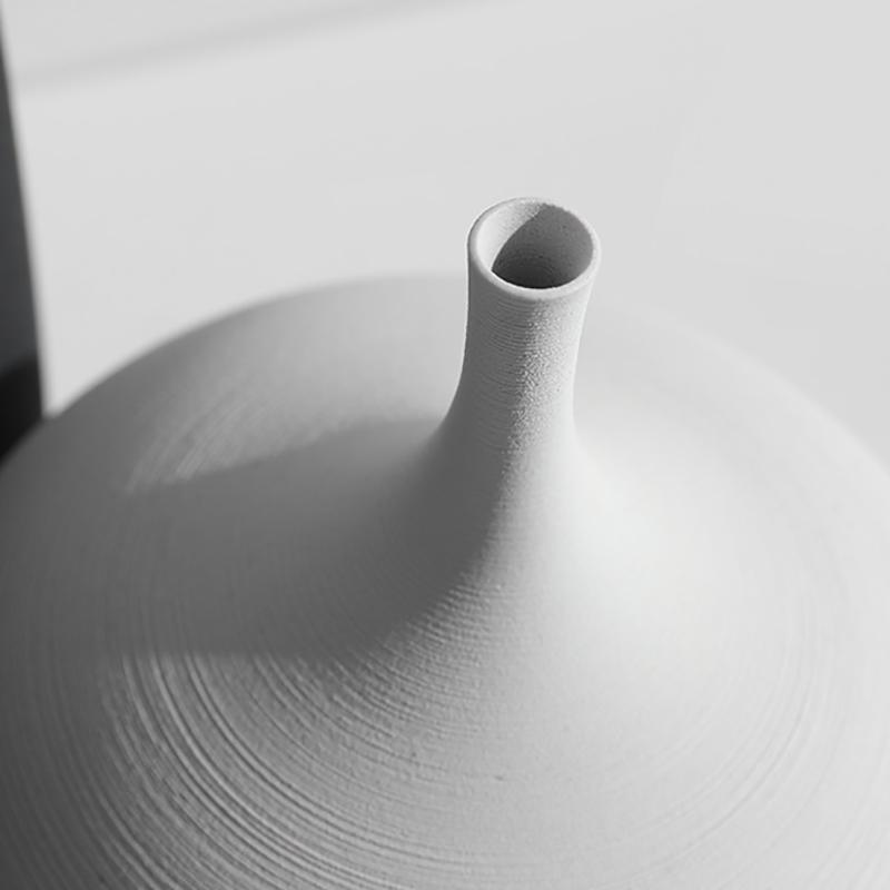 Creative Hand-made Brushed Ceramic Vase Soft Decoration Cabinet Bookcase Home Decoration Ornaments Various Styles Black&white