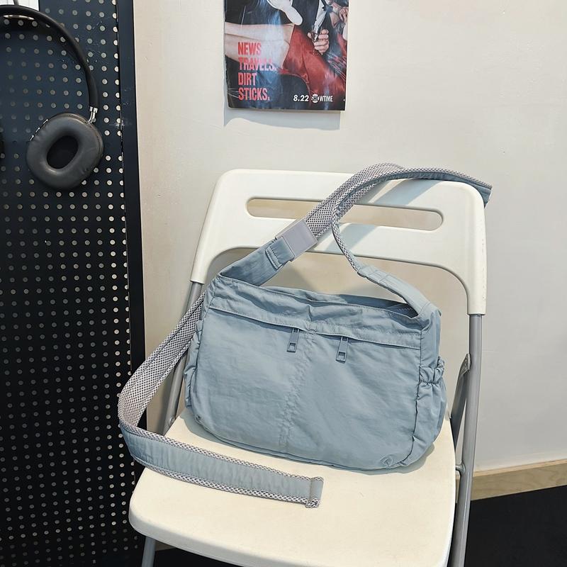 Versatile Crossbody Bag for Women  Large Capacity Bag with Zipper  Monochromatic  Multifunctional