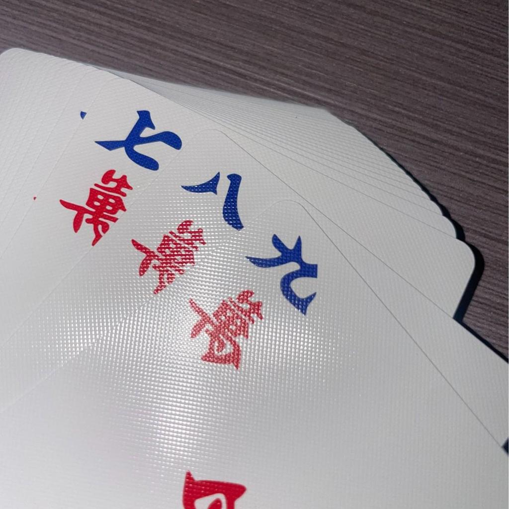 Waterproof Thick Mahjong Poker Cards with Non-slip Texture, Includes Dice
