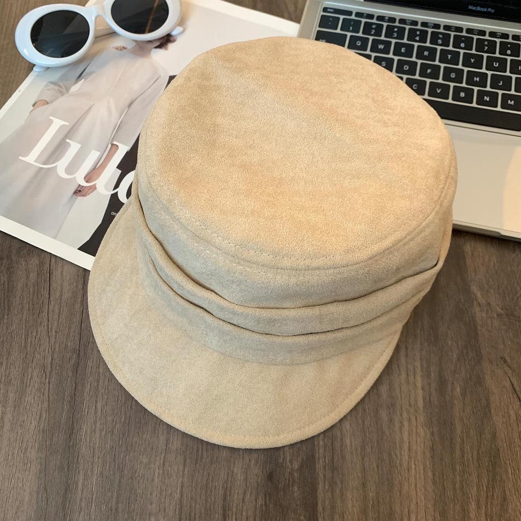 Korean Brown Equestrian Style Women's Flat Top Suede Cap - Face Slimming, Versatile for Spring and Autumn.