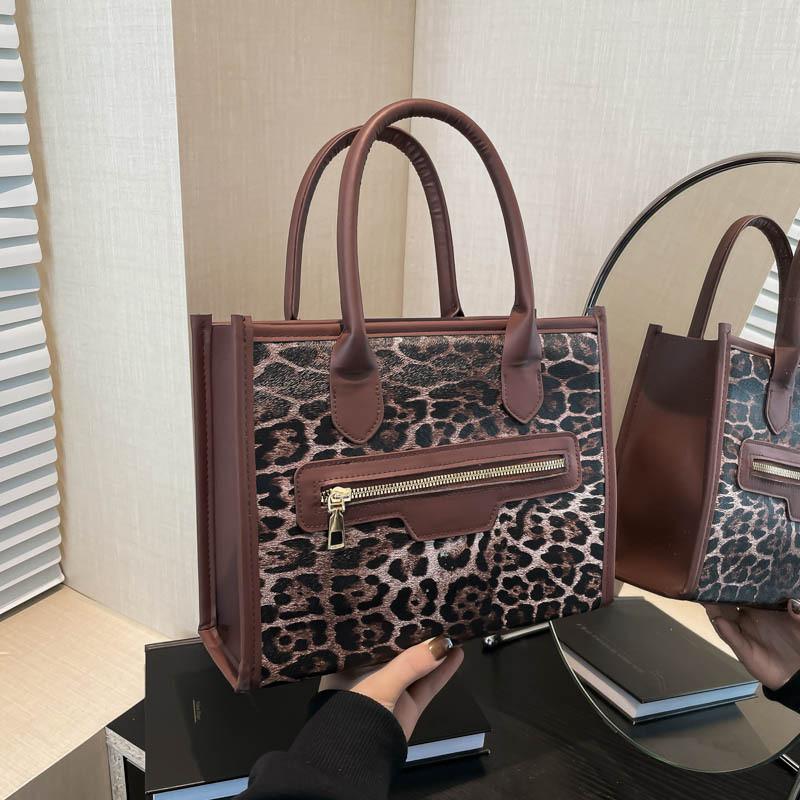 Stylish And Spacious Pu Leopard Print Crossbody Bag For Women Perfect For Outfits Casual