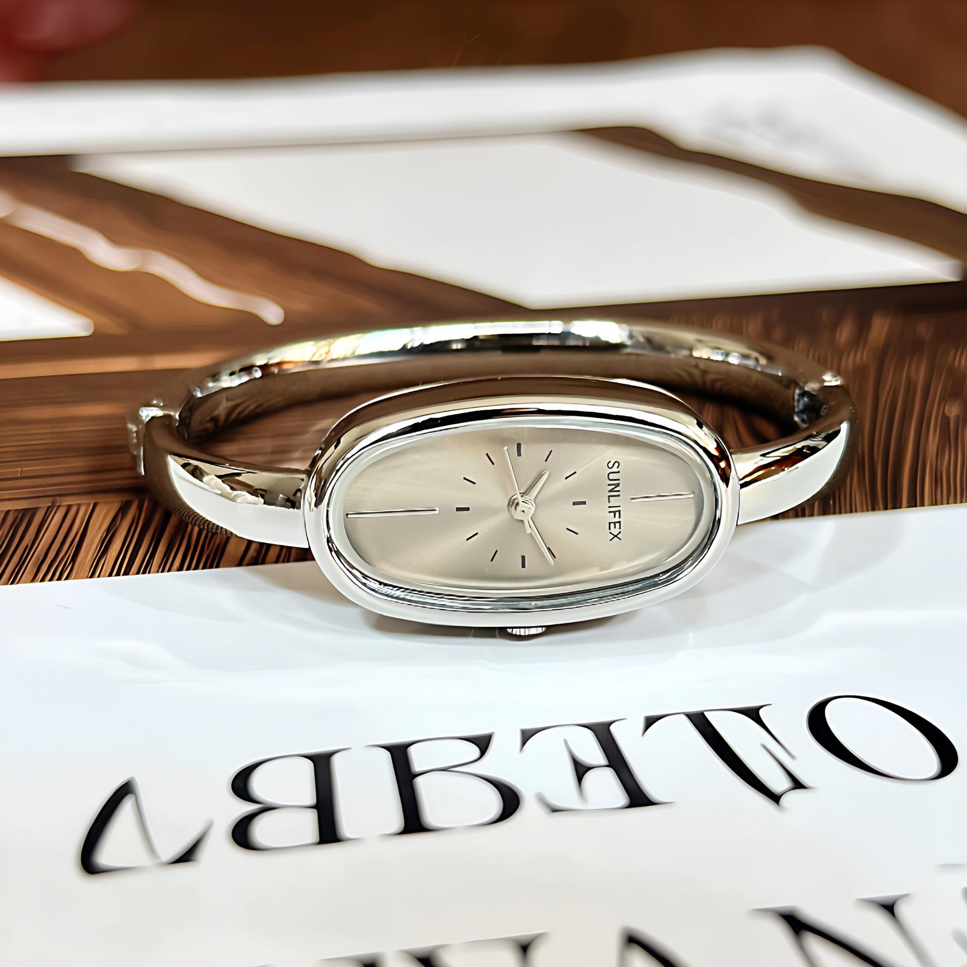 

Fashion Bathtub Watch Women S Light Luxury Medieval Simple Bracelet Women S Watch Oval Bracelet Watch [new product launch·factory ready stock]√