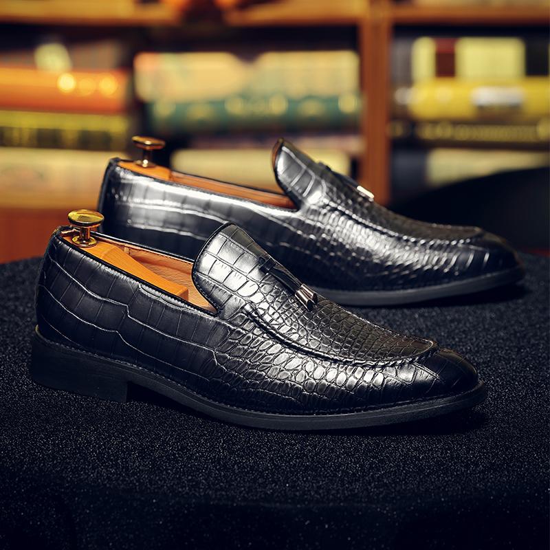 Fashion British Style Men's Loafers Commuting Massage Soles High-end Banquet Dress Shoes Men's Leather Casual Shoes Flat Comfortable